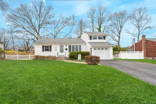 41 Peachtree Lane, Huntington Station, NY 11746