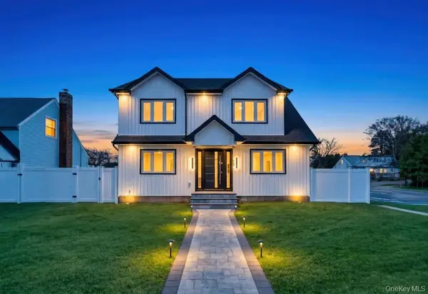 28 S Elm Street, Hicksville, NY 11801