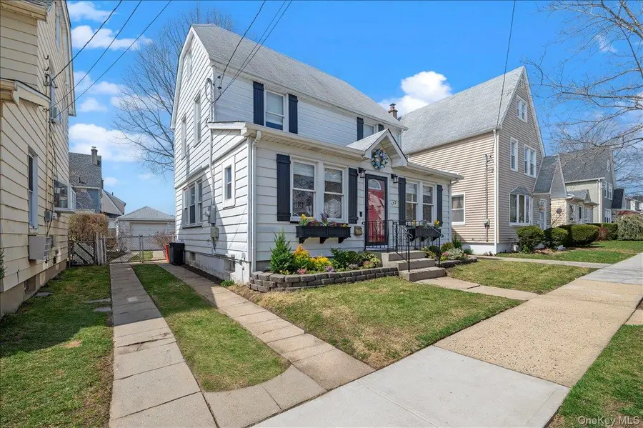 192 Broad Street, Williston Park, NY 11596 - #3