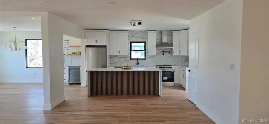 8 Hunt Avenue, Yonkers, NY 10710 - #2