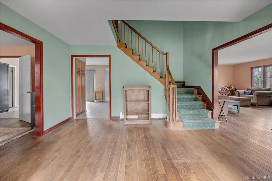 1 Peters Lane, Manhasset, NY 11030 - #3