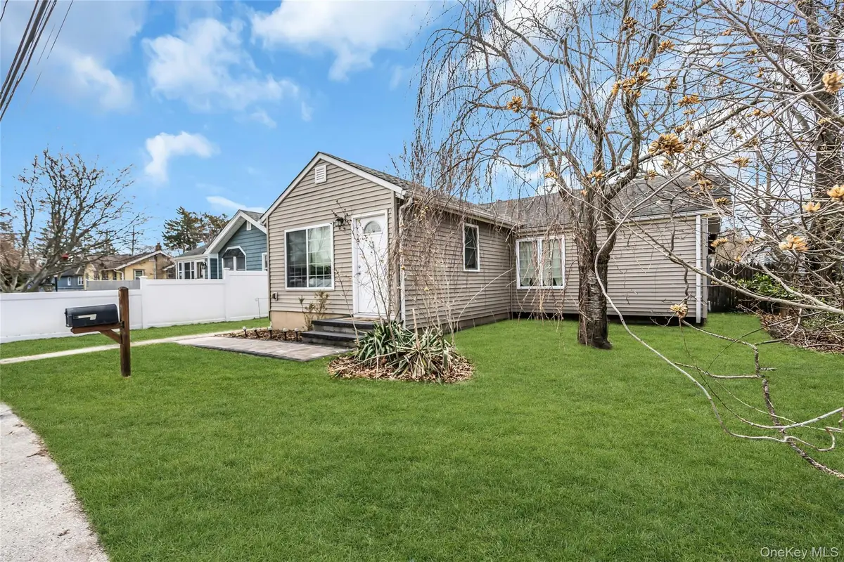 6 Oakwood Avenue, Ronkonkoma, NY 11779 - #1