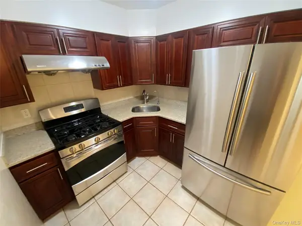 68-05 242nd Street #31A, Little Neck, NY 11362