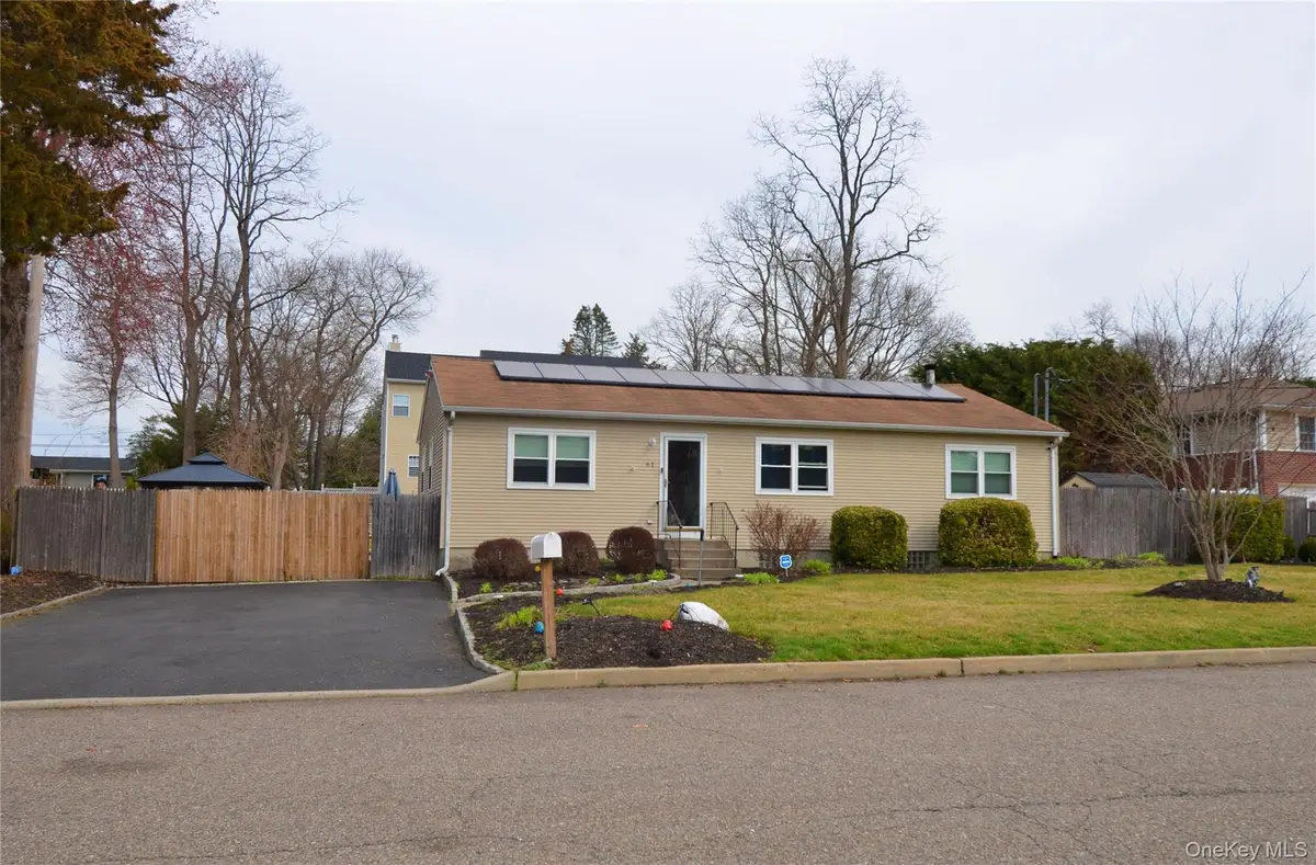 61 Manchester Road, Huntington, NY 11743 - #1