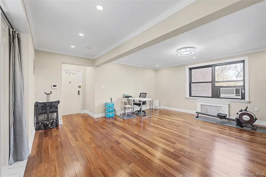 21102 73rd Avenue #3H, Oakland Gardens, NY 11364 - #3