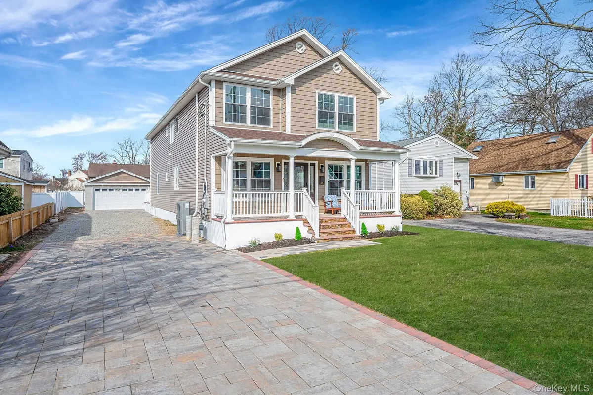28 Vanderbilt Avenue, Babylon, NY 11702 - #1