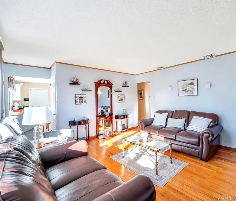 25 Flanders Place, West Babylon, NY 11704 - #2