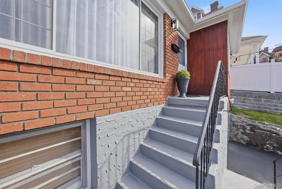 416 Hawthorne Avenue, Yonkers, NY 10705 - #3