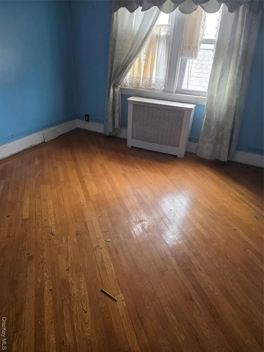 228-18 139th Avenue, Laurelton, NY 11413 - #3