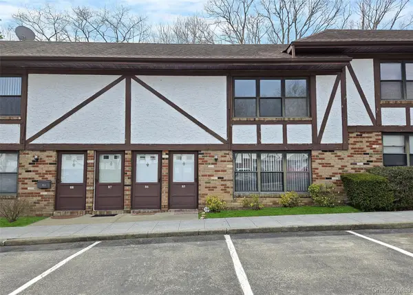 86 Bailey Court #86, Middle Island, NY 11953