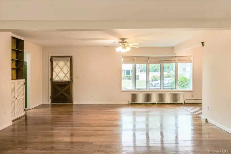 204 E 19th Street, Huntington Station, NY 11746 - #3