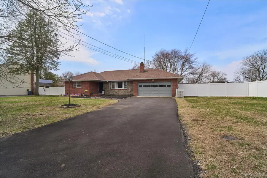 42 Peary Street, West Babylon, NY 11704 - #2