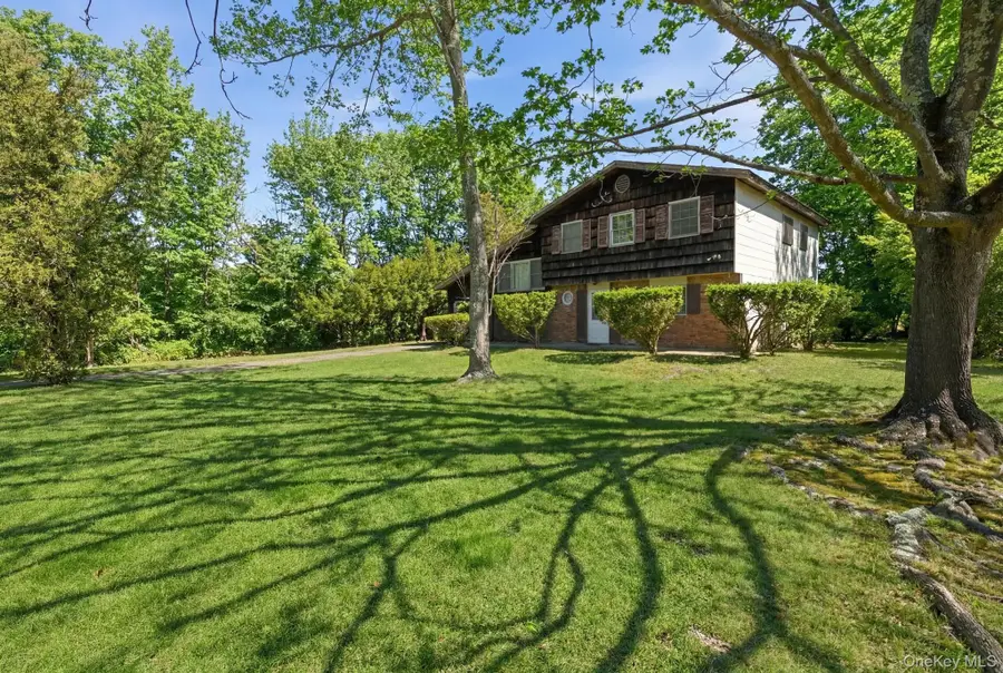 43 Village Lane, Hauppauge, NY 11788 - #3