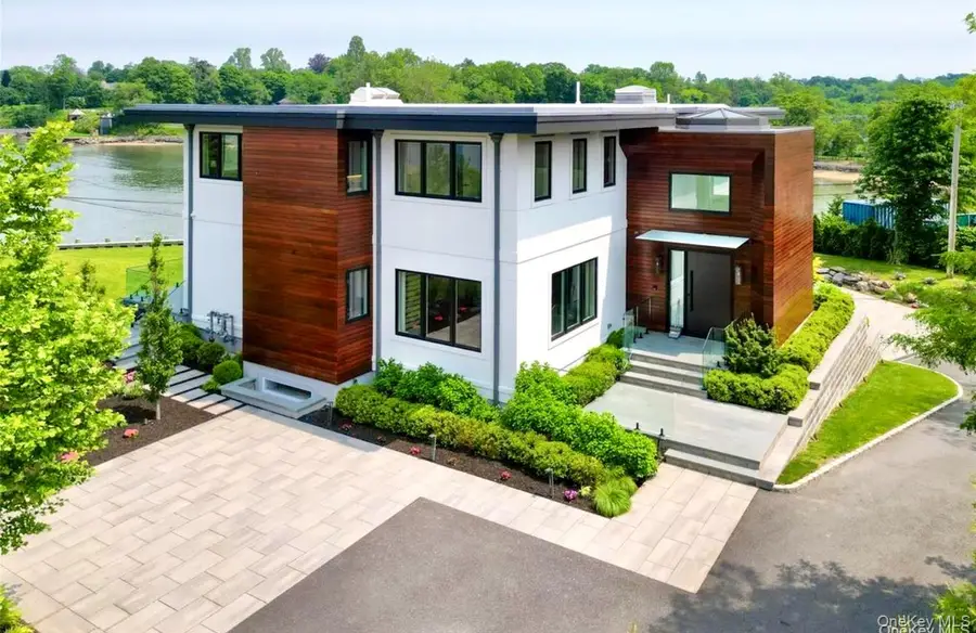 70 Candy Lane, Saddle Rock, NY 11023 - #2