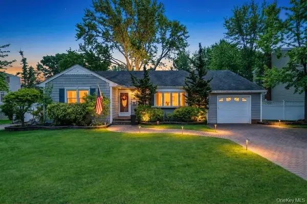 990 Thomas Avenue, Baldwin, NY 11510