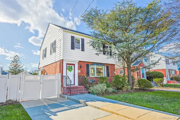 72 Spruce Street, West Hempstead, NY 11552