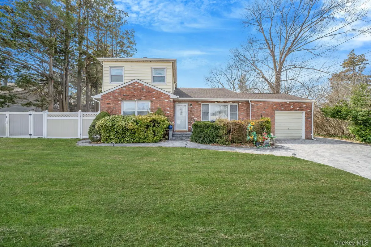 344 Woods Road, North Babylon, NY 11703 - #1