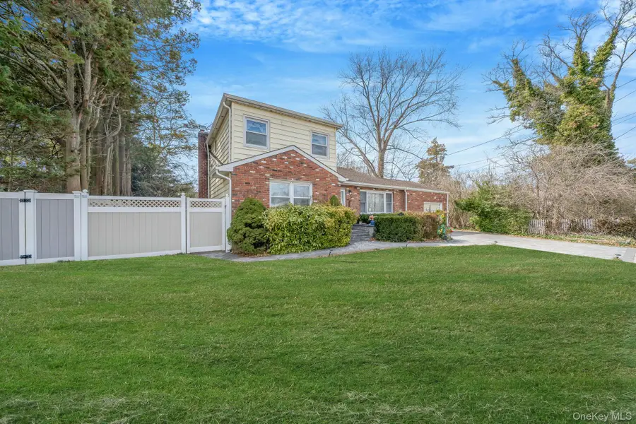 344 Woods Road, North Babylon, NY 11703 - #3