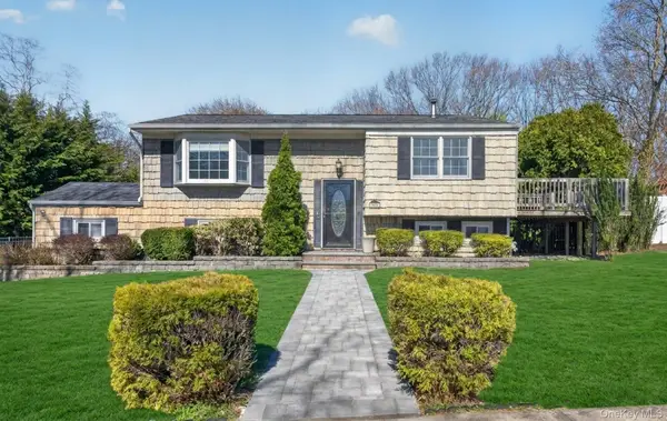 7 Phyllis Drive, East Northport, NY 11731