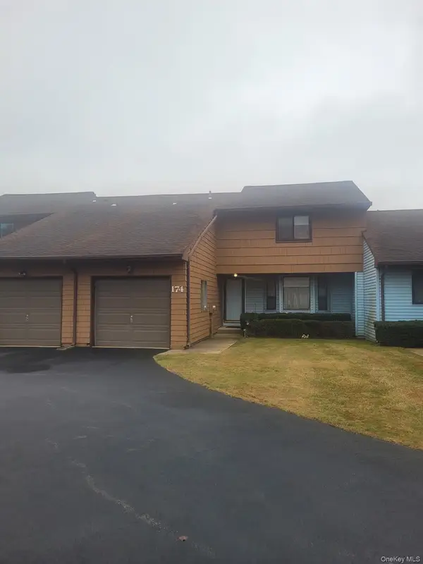 174 Melanie Way, Commack, NY 11725