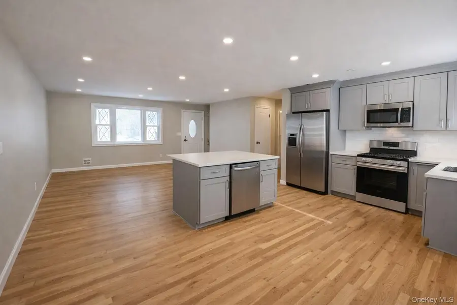 109 N Greene Avenue, Lindenhurst, NY 11757 - #2