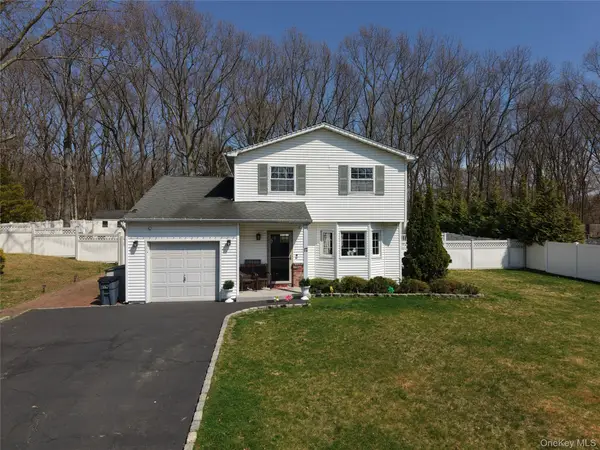 17 Felway Drive, Coram, NY 11727