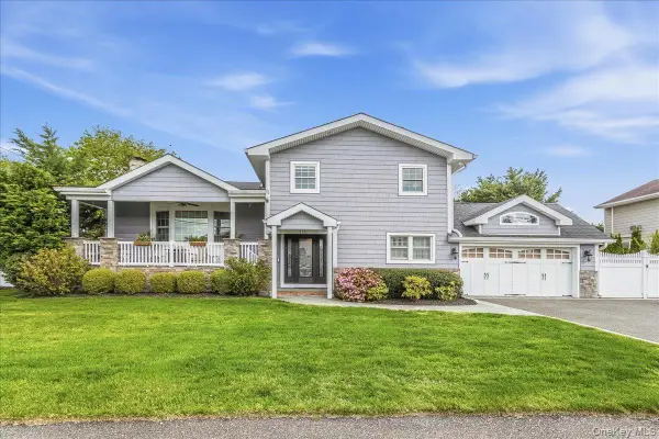 113 Harborview Drive, Massapequa, NY 11758