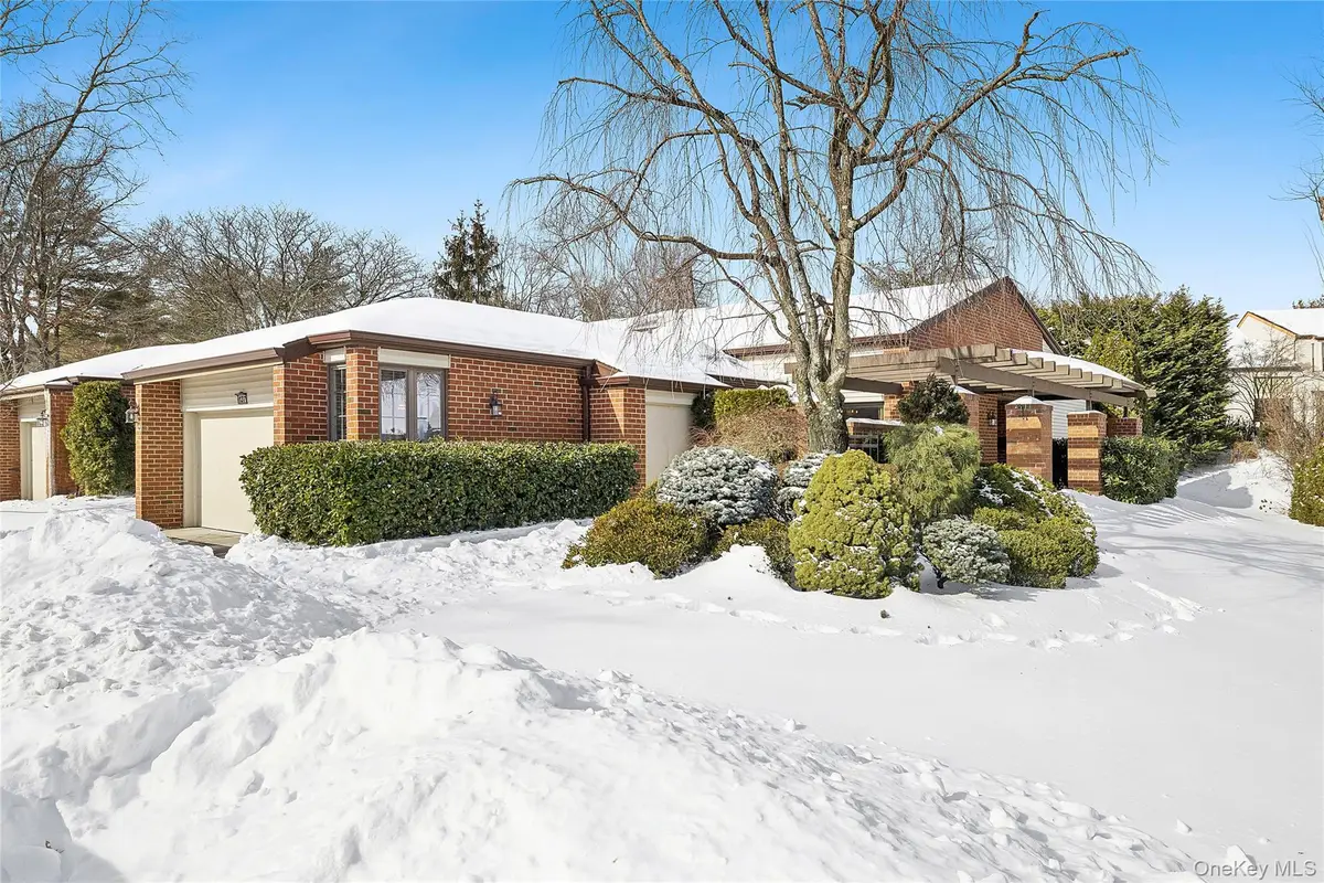 137 Darters Lane, Manhasset, NY 11030 - #1