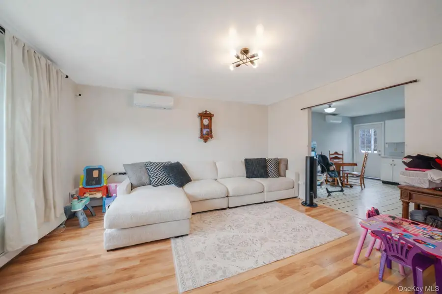 Address Withheld By Seller, Wyandanch, NY 11798 - #3