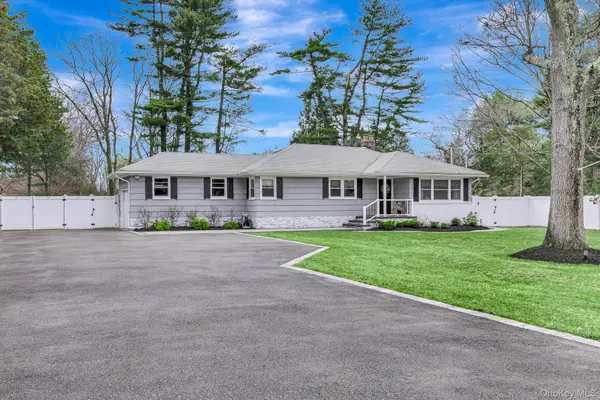 14 Ursular Court, Smithtown, NY 11787