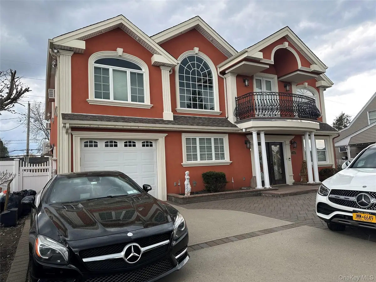 26 Grace Lane, Levittown, NY 11756 - #1