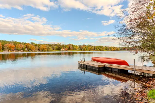 6658 State Route 52, Lake Huntington, NY 12752