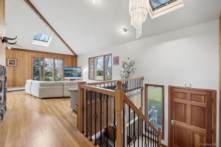 10 Harbor Road, Hampton Bays, NY 11946 - #2