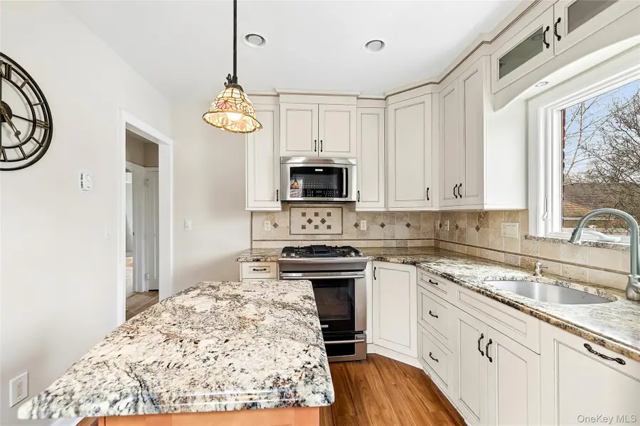 166 Commonwealth Street, Franklin Square, NY 11010 - #2