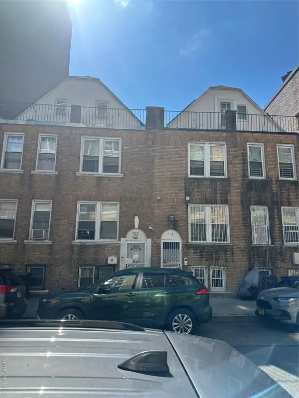 712 E 211th Street, Bronx, NY 10467