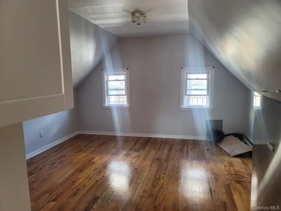 712 E 211th Street, Bronx, NY 10467 - #3