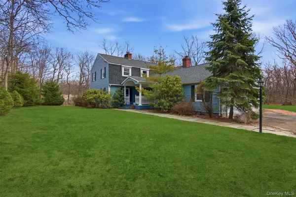 7 E. Gate Lane, Setauket, NY 11733