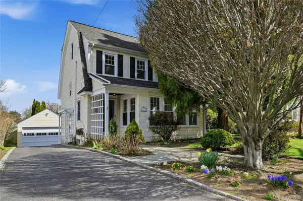 151 Hillcrest Avenue, Manhasset, NY 11030