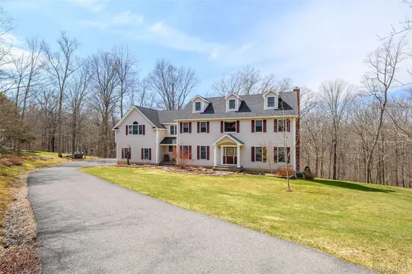 17 Weldon Woods Connecticut Road, New Fairfield, CT 06812