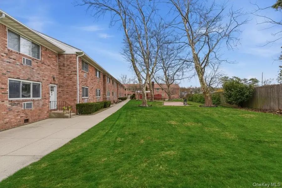 105 Prime Avenue #G, Huntington, NY 11743 - #2