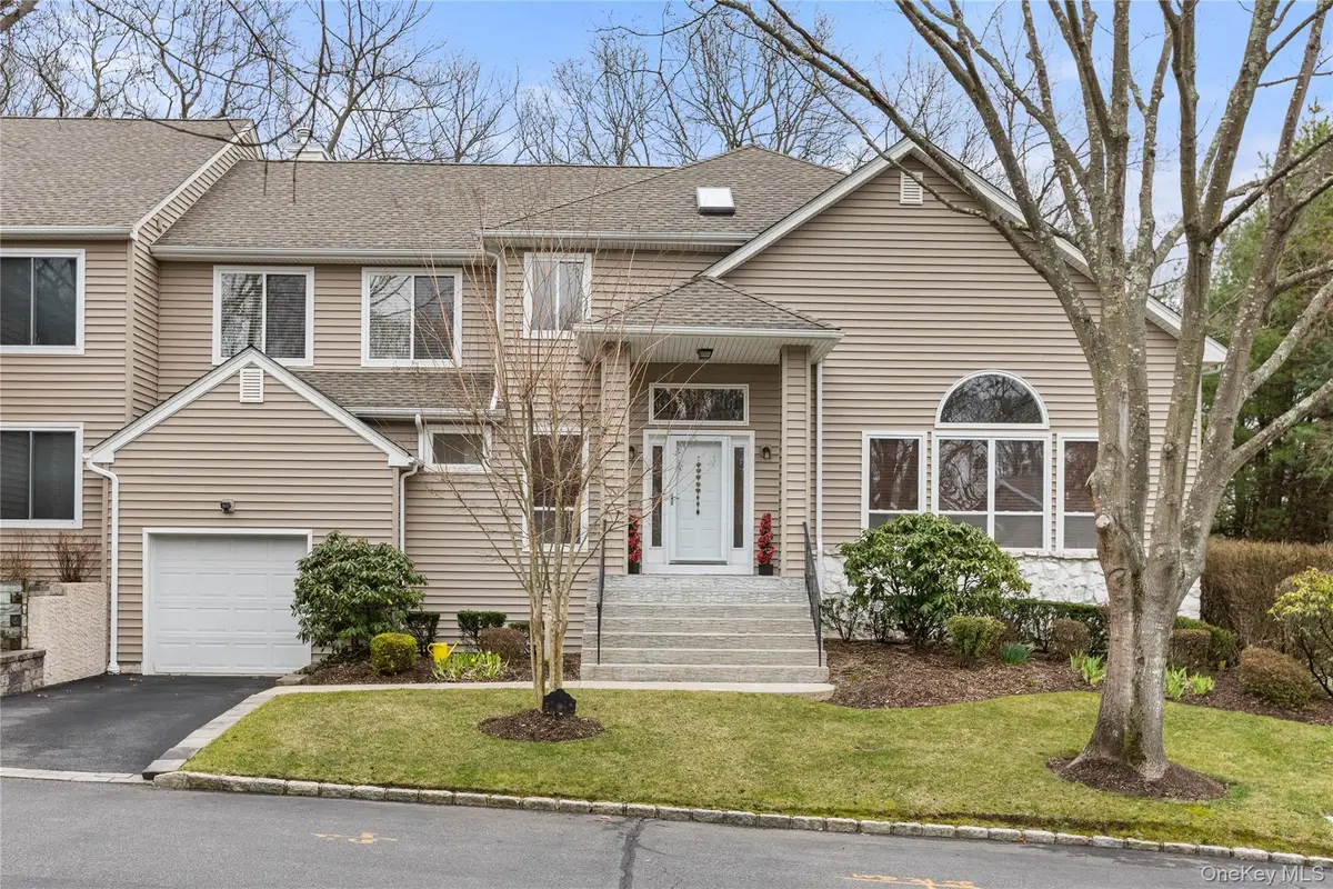 17 Stone Gate Court, Smithtown, NY 11787 - #1