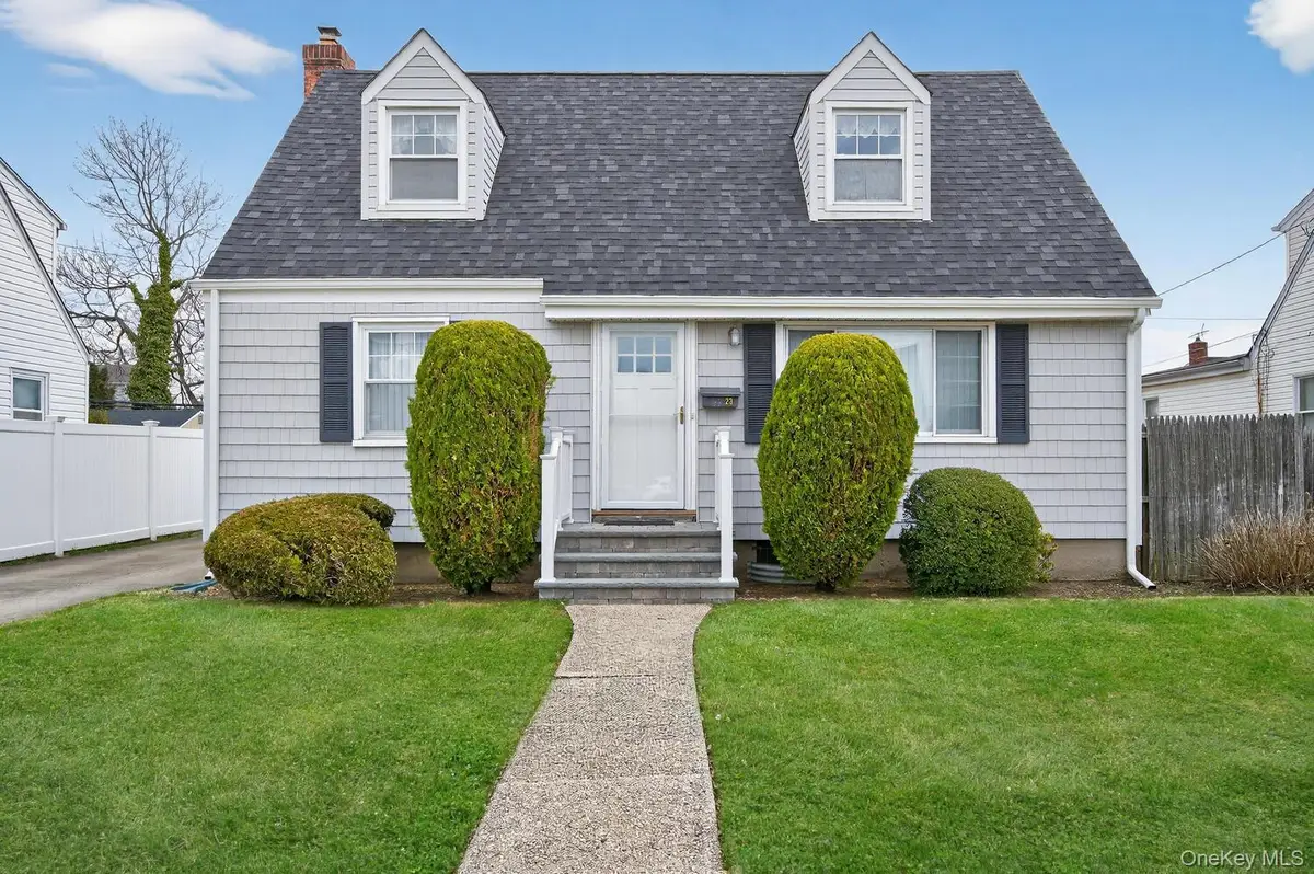 23 S Elm Street, Hicksville, NY 11801 - #1