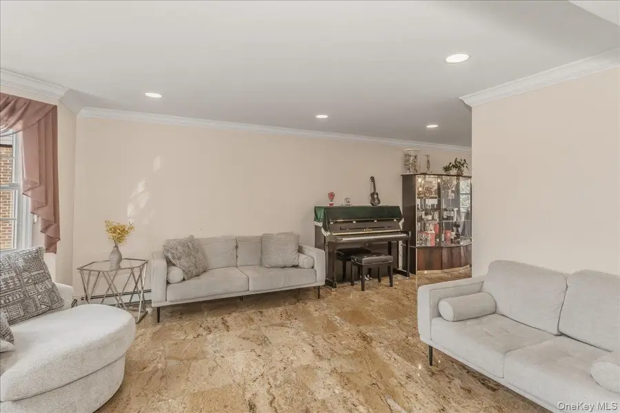 263 James Street, Franklin Square, NY 11010 - #2