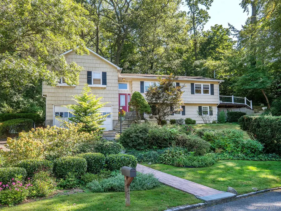 8 Laurel Way, Sea Cliff, NY 11579 - #2