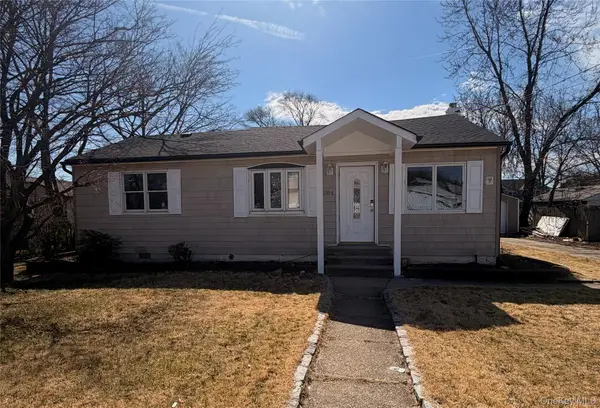 284 15th Street, West Babylon, NY 11704