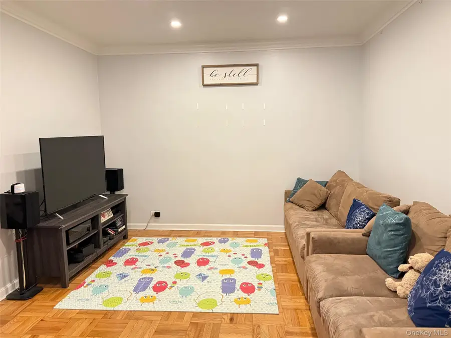 6740 Yellowstone Boulevard #2O, Forest Hills, NY 11375 - #3