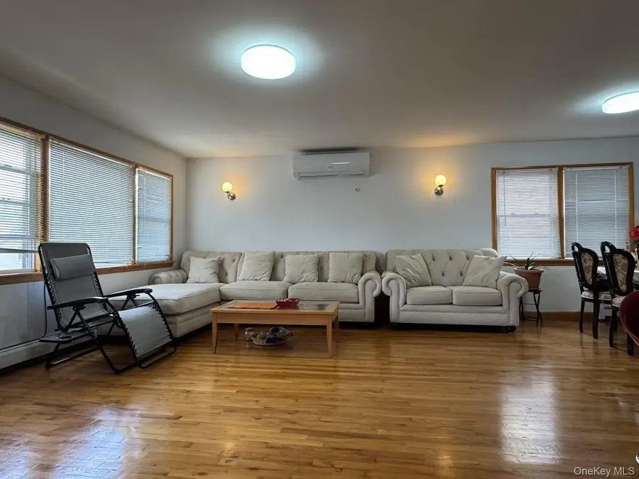 85-60 261st Street, Floral Park, NY 11001 - #3