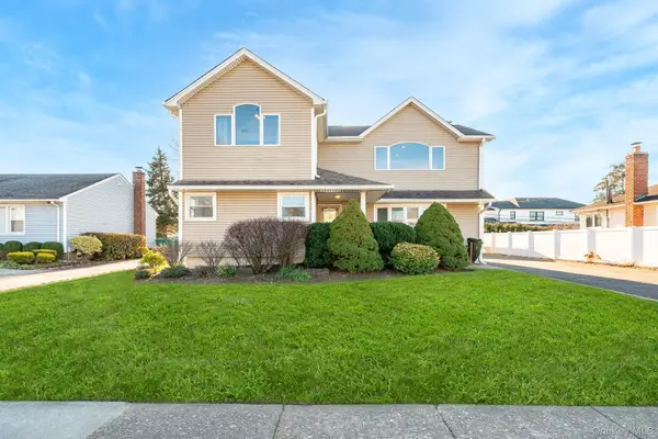 15 Chadwick Road, Syosset, NY 11791