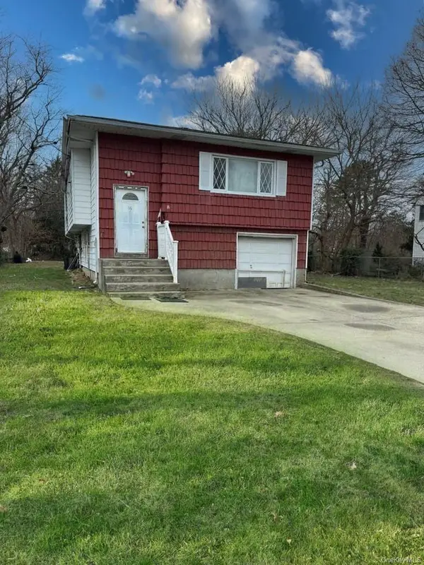 16 Jewel Street, Brentwood, NY 11717