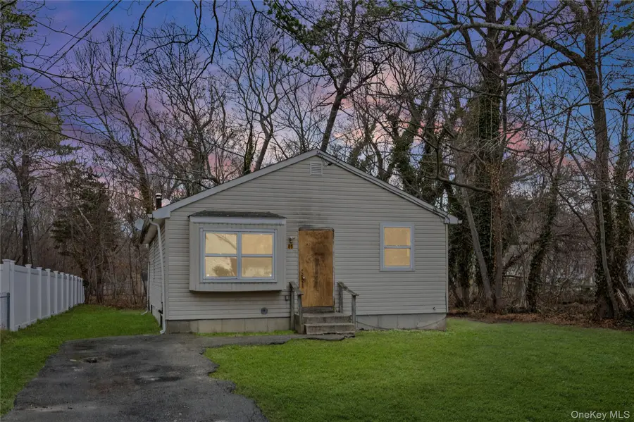 85 Norfleet Lane, Coram, NY 11727 - #2